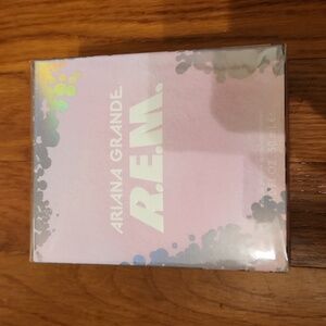 Ariana Grande REM 1.0